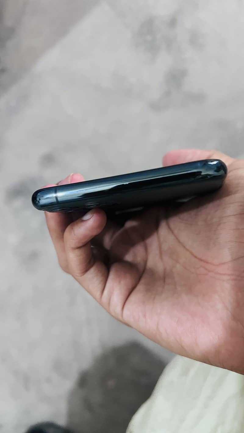 Apple iPhone 11 Pro Max 3