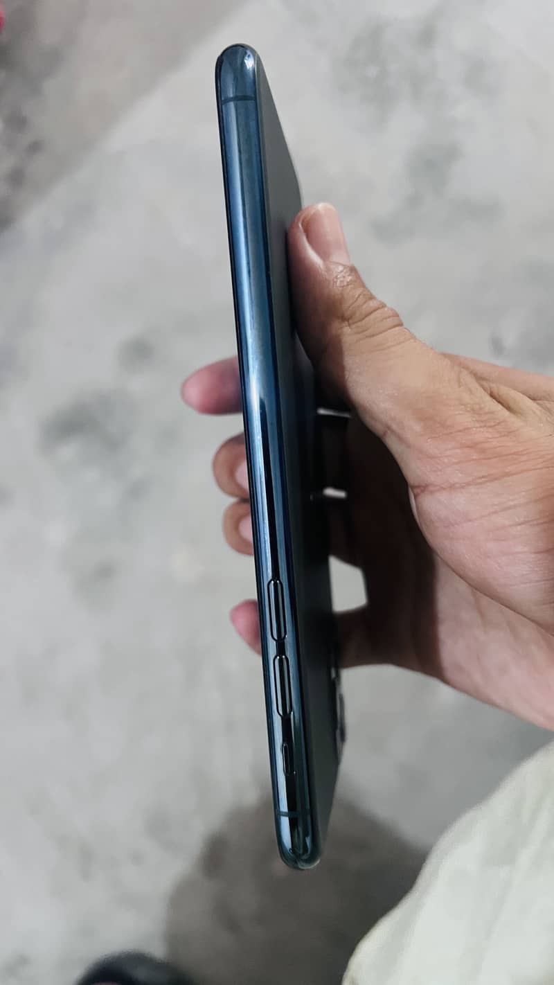 Apple iPhone 11 Pro Max 5