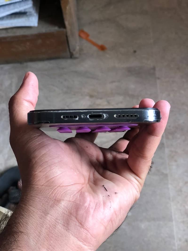 Apple iPhone 12 Pro Max 1