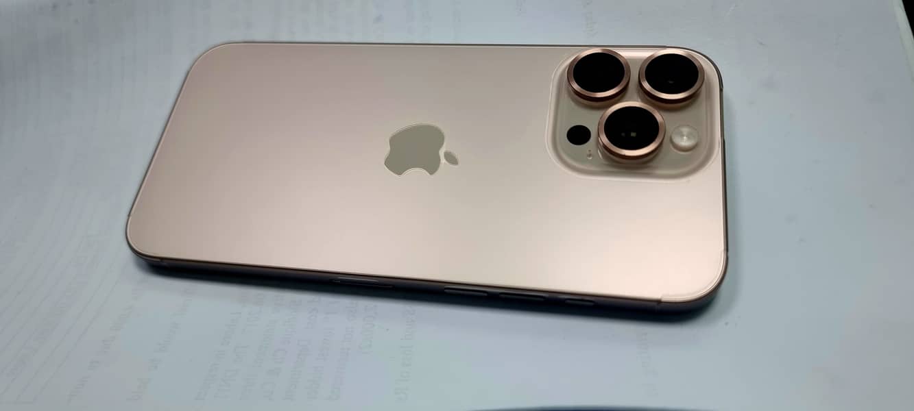 Apple iPhone 16 Pro Max 2