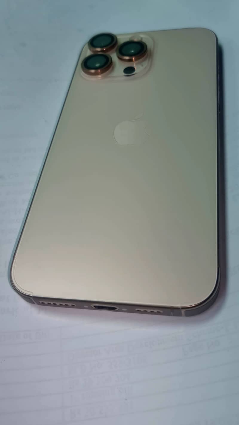 Apple iPhone 16 Pro Max 3