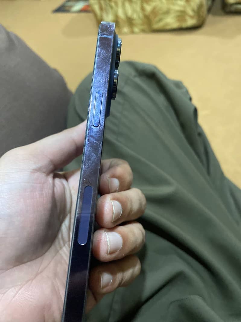 Apple iPhone 14 Pro Max 1