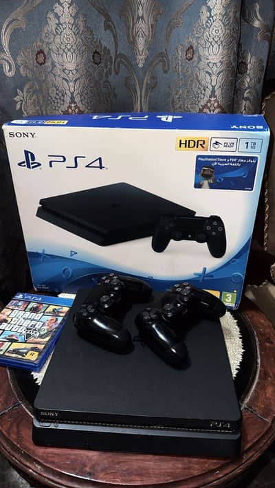 Ps 4 with 2 controllers original. . And GTA 5 CD