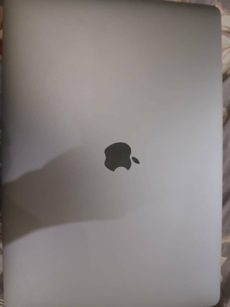 Apple MacBook Pro 2