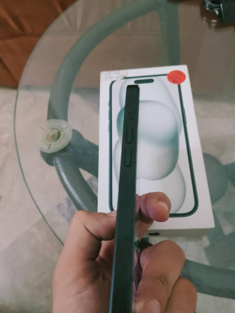 Apple iPhone 15 2