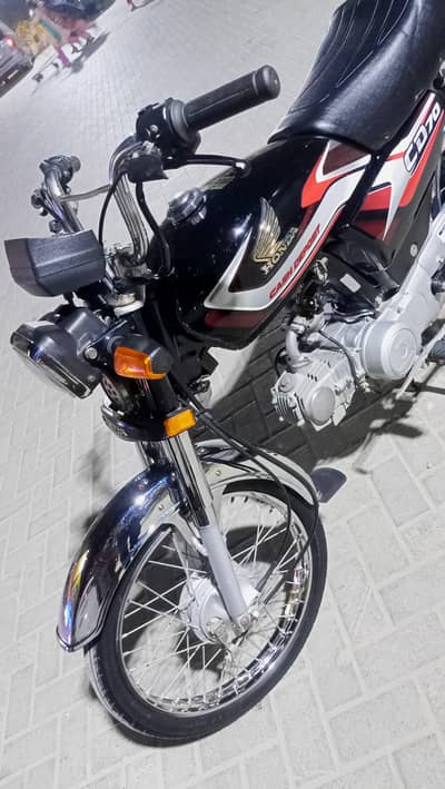 Honda cd 70 2025 model Karachi num 1st owner Genuine