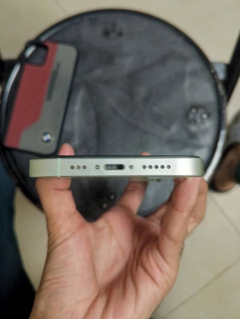 Apple iPhone 12 3