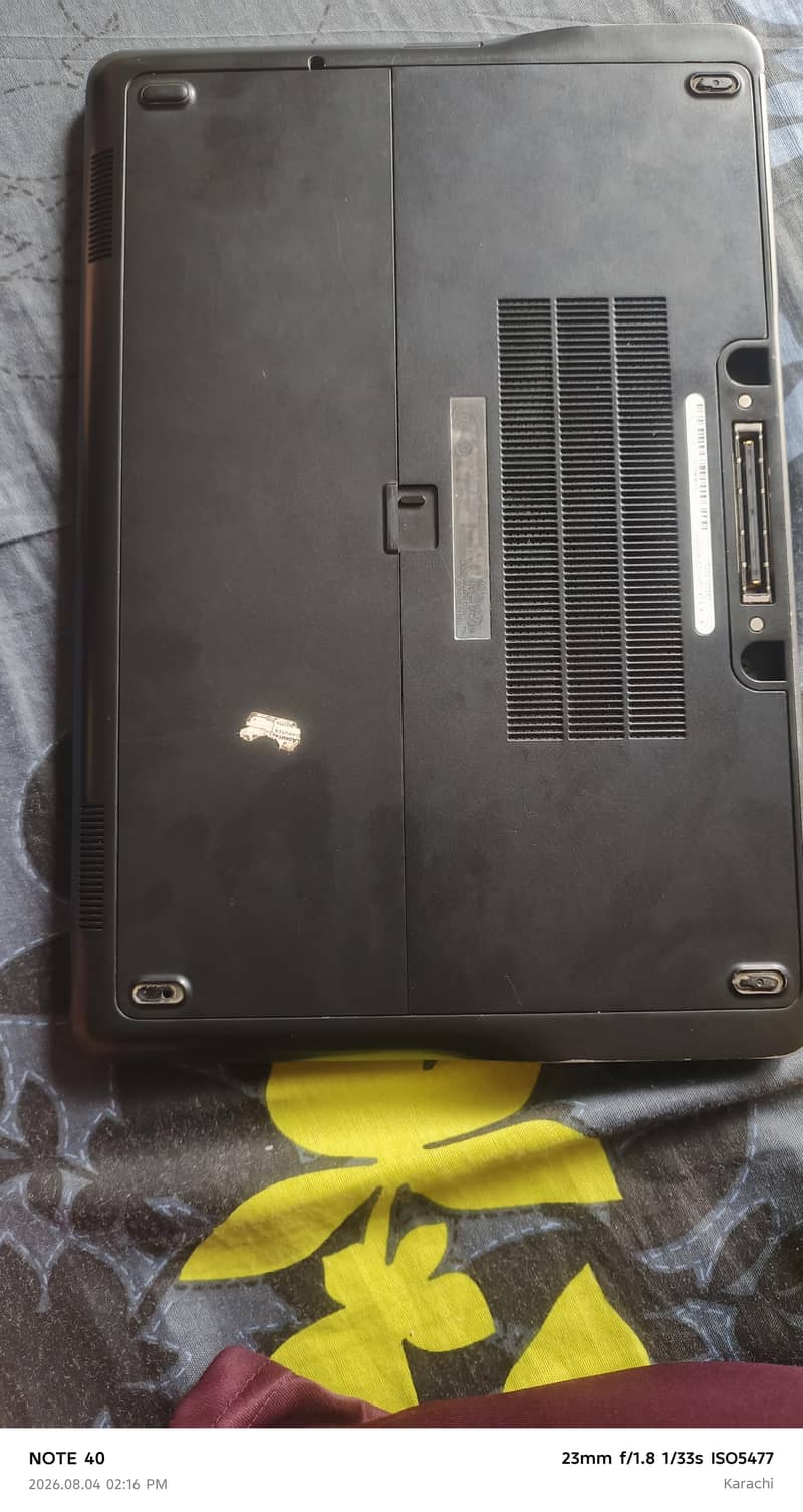 Dell Latitude E7240 3