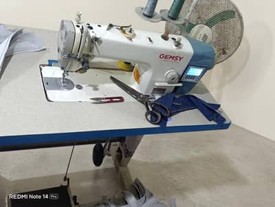 Singer Auto Sewing Machine For sale