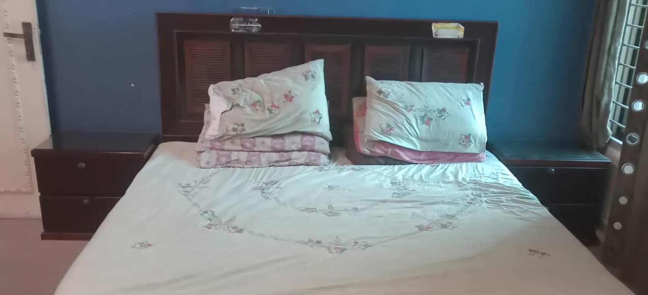 Dressing table + 2 Side tables 2