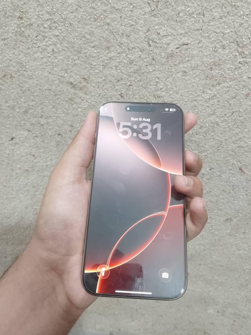 Apple iPhone 16 Pro Max 6