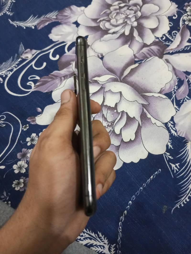 Apple iPhone XS 2