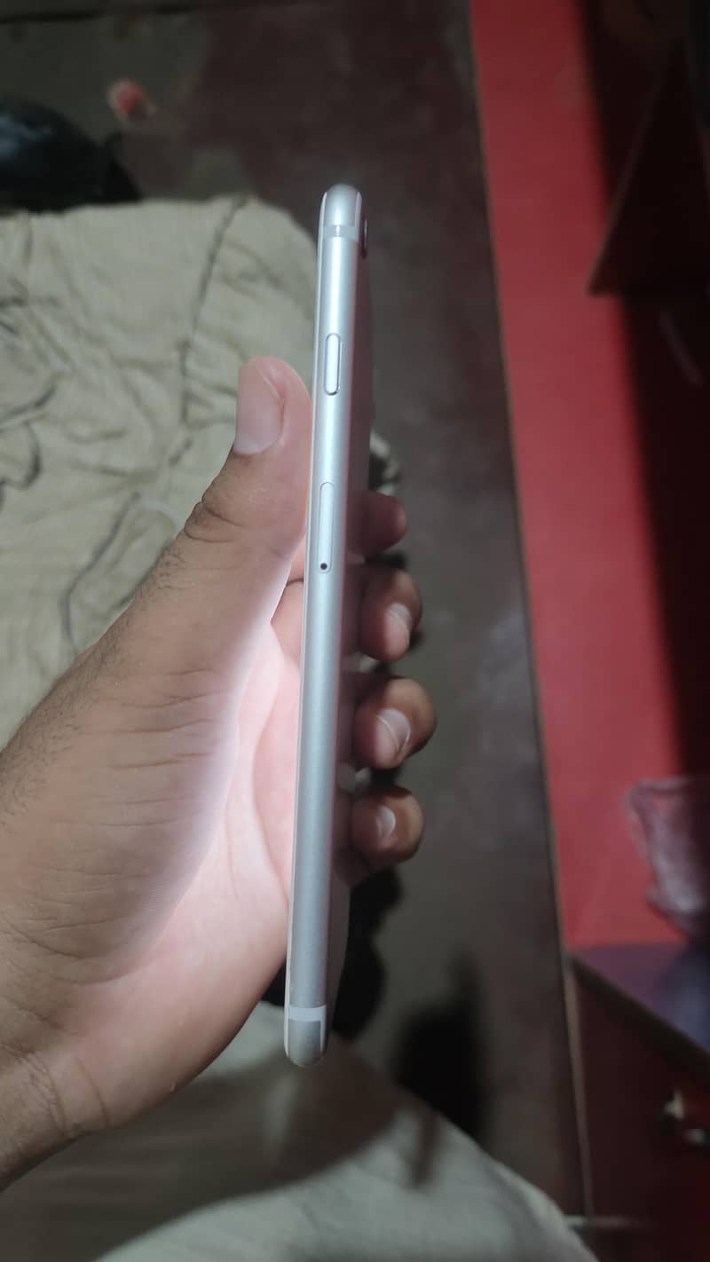 Apple iPhone 6S Plus 2