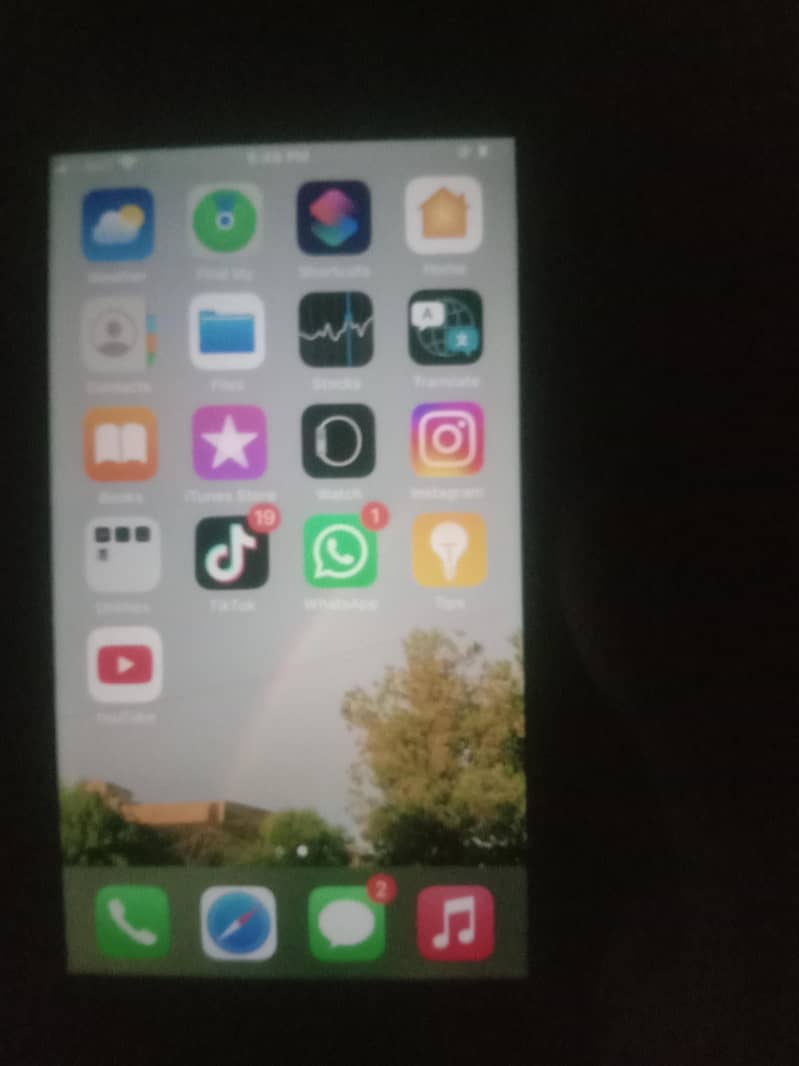 Apple iPhone 7 2