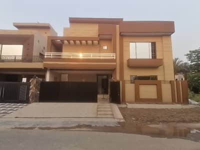 House Sized 10 Marla In Nasheman-e-Iqbal Phase 2 - Block B