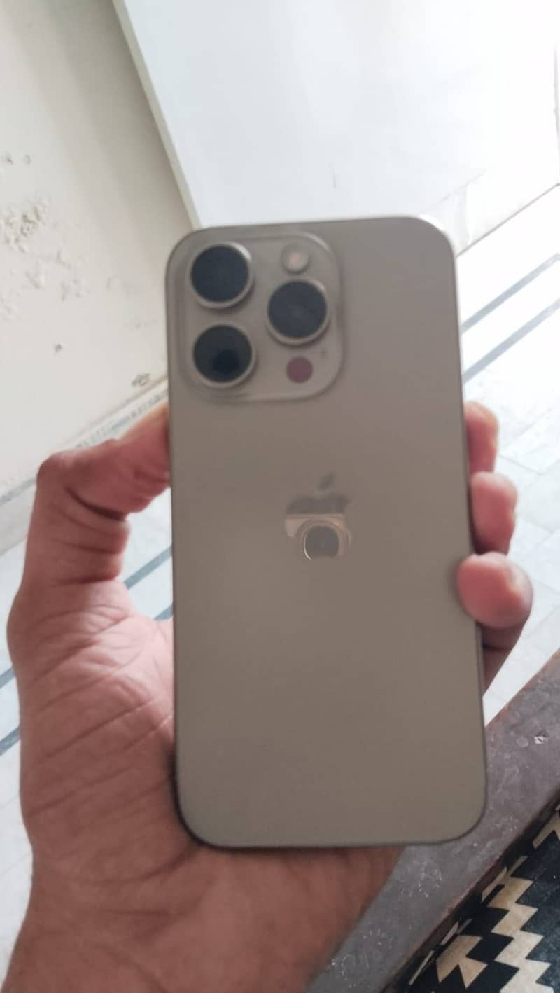 Apple iPhone 15 Pro 1