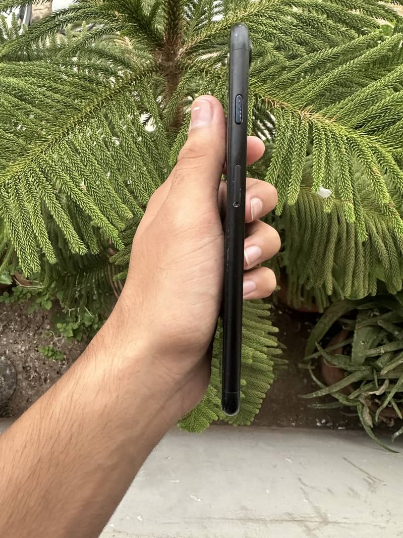 Apple iPhone 7 Plus 3