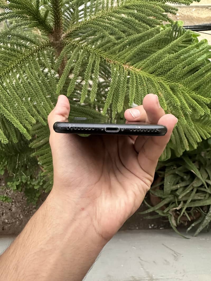 Apple iPhone 7 Plus 4