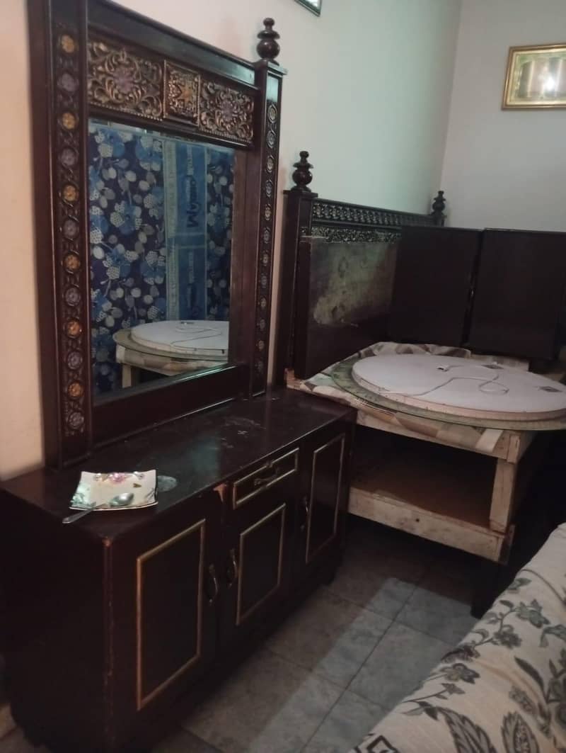 Bed or drasing table 1