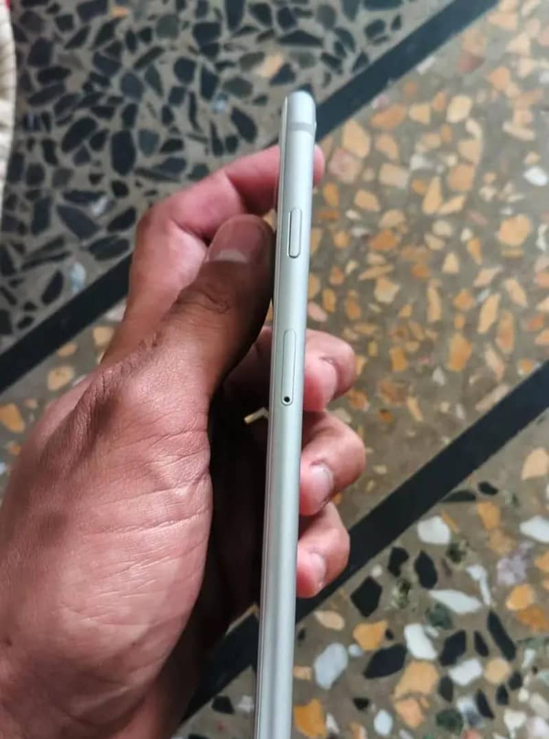 Apple iPhone 6 Plus 3