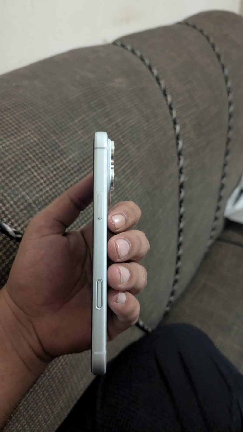 Apple iPhone 17 Pro Max 3
