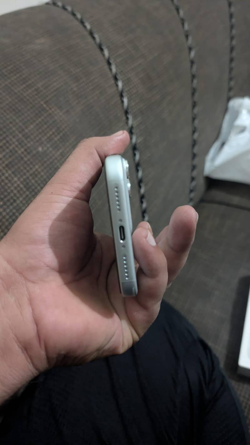 Apple iPhone 17 Pro Max 4