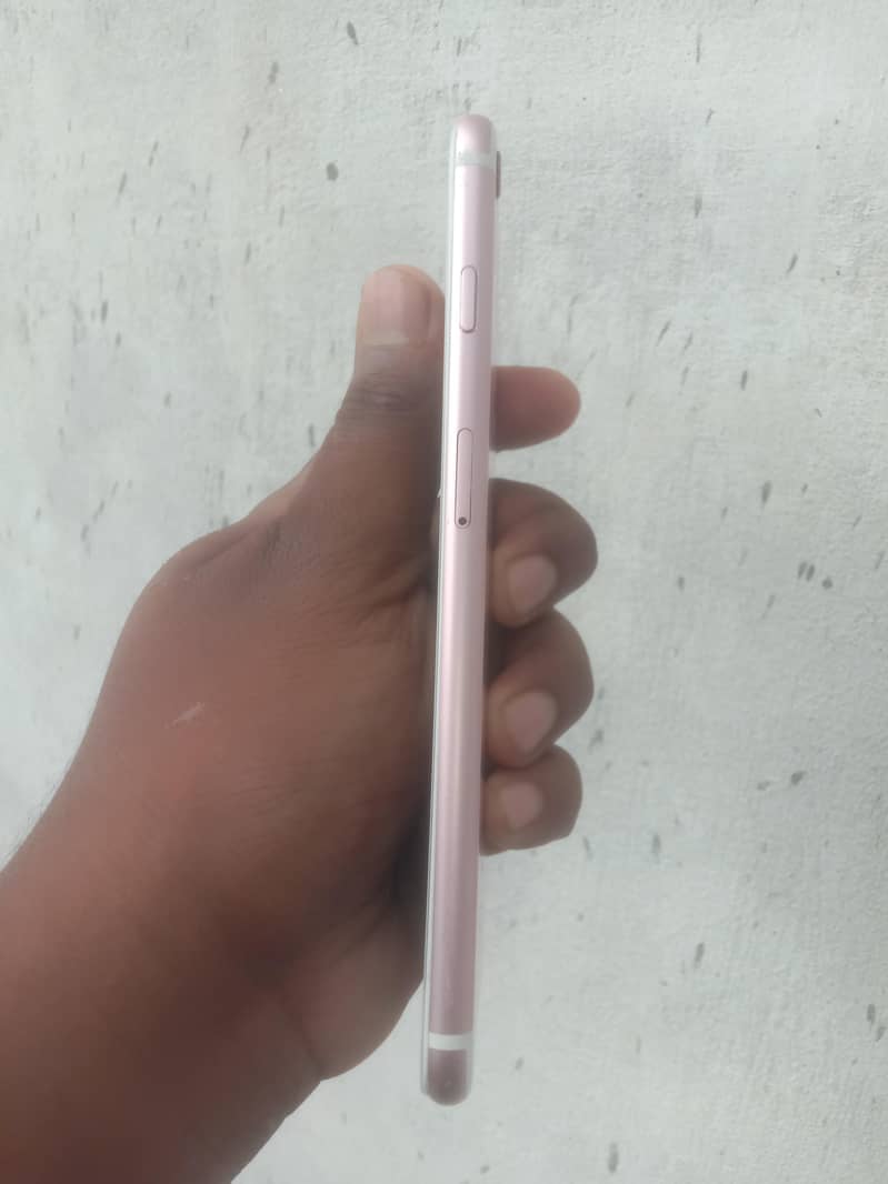 Apple iPhone 6S Plus 4