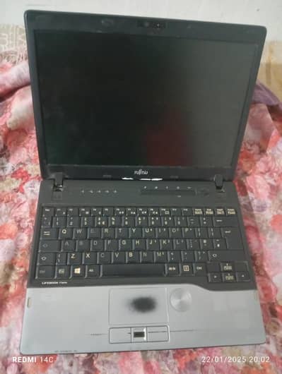 Fujitsu  boook 450 hard  3 ram windows 10