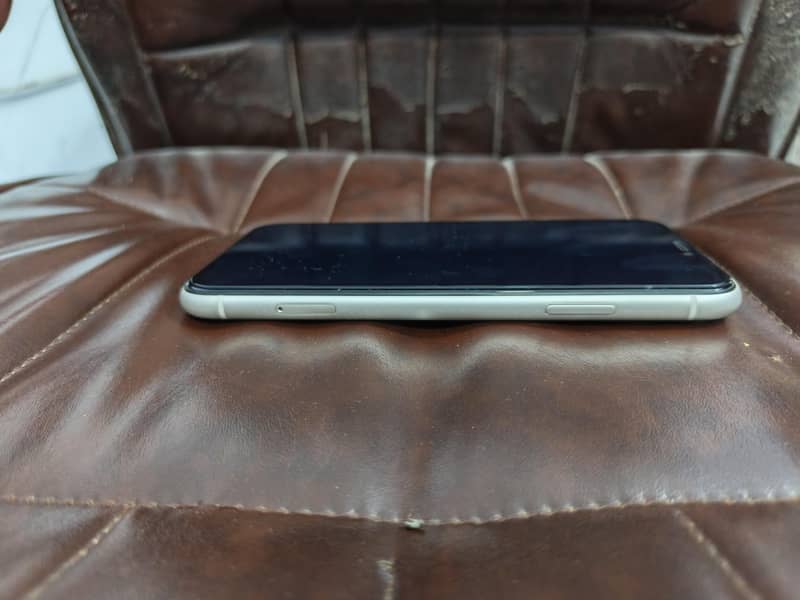 Apple iPhone 11 5