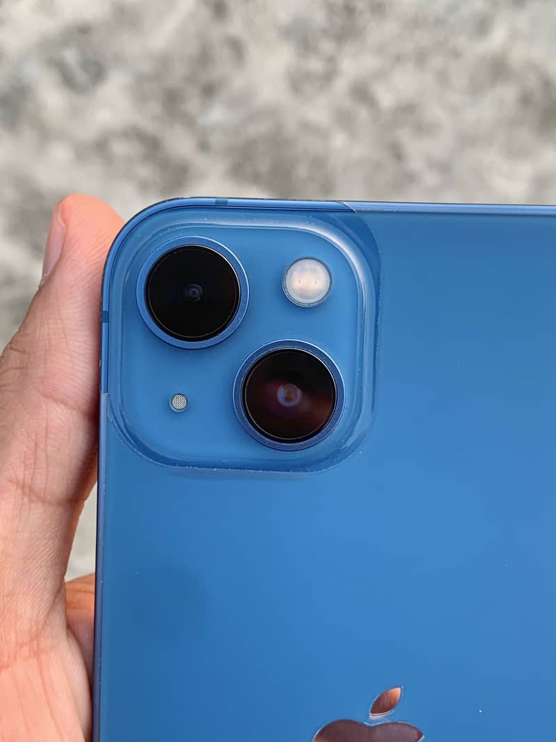Apple iPhone 13 0