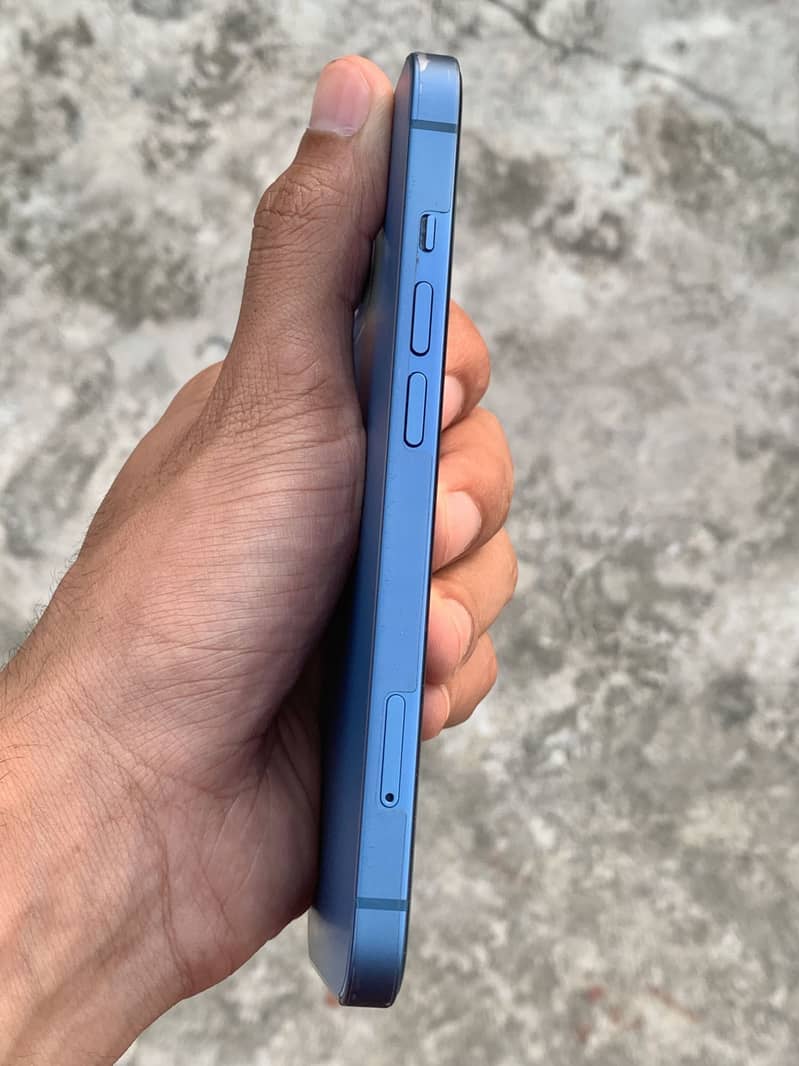 Apple iPhone 13 3