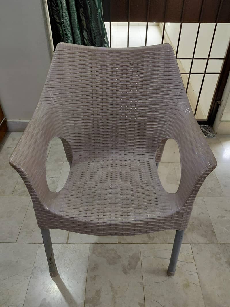 Plastic chairs 4