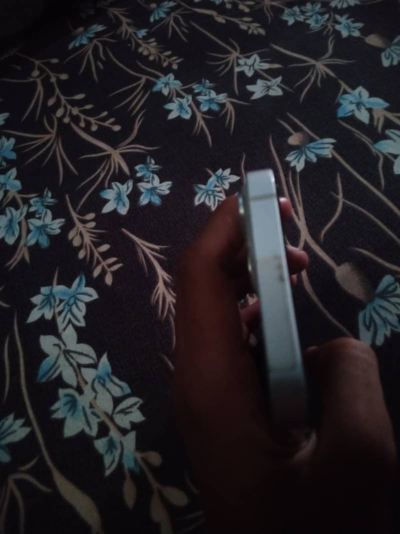 Apple iPhone 13 3