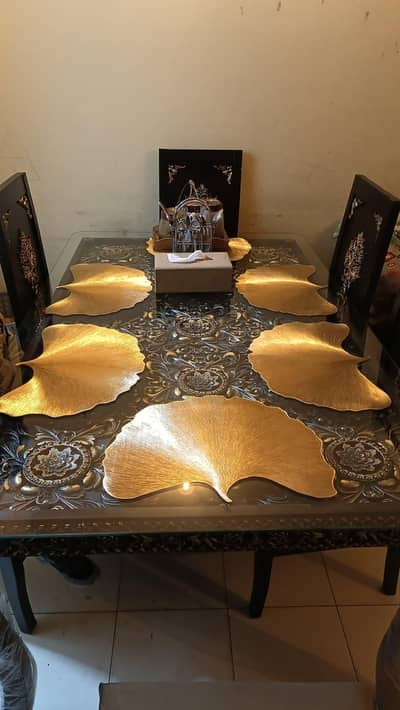 Dining table barnd new