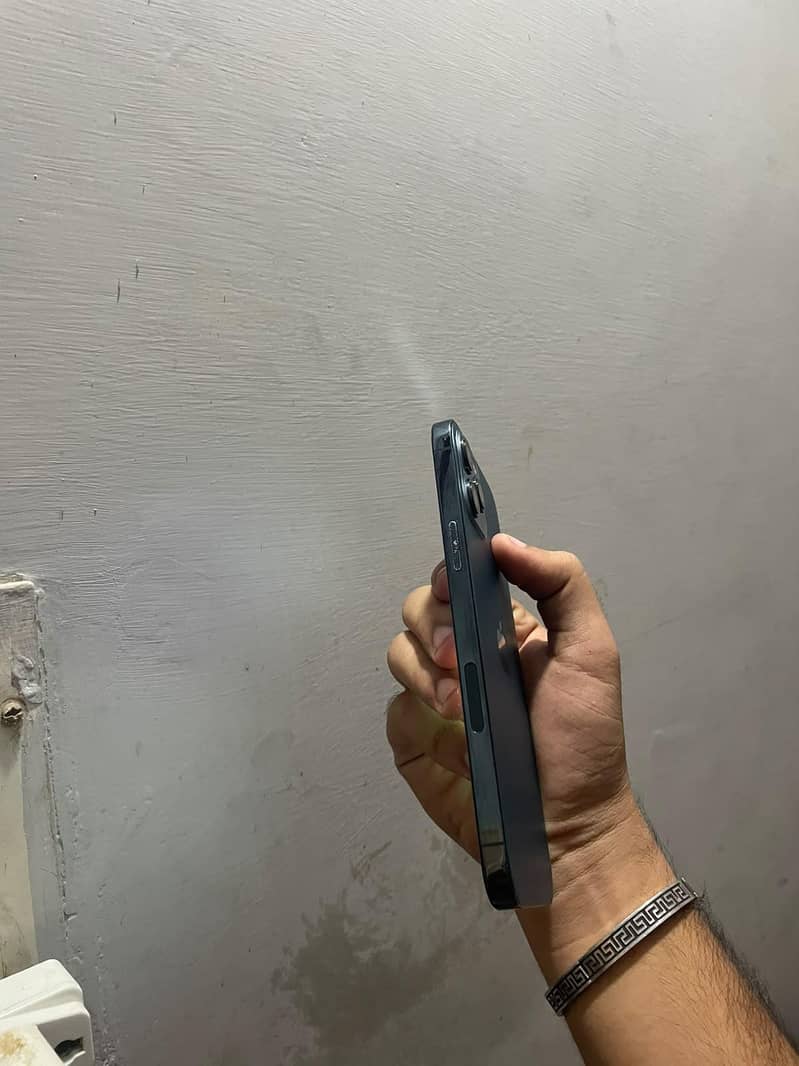 Apple iPhone 12 Pro Max 1