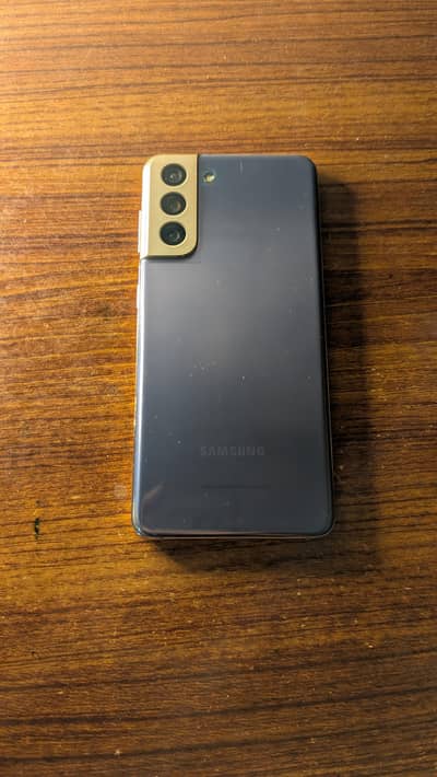 Samsung Mobile S21 (NEGOTIABLE)
