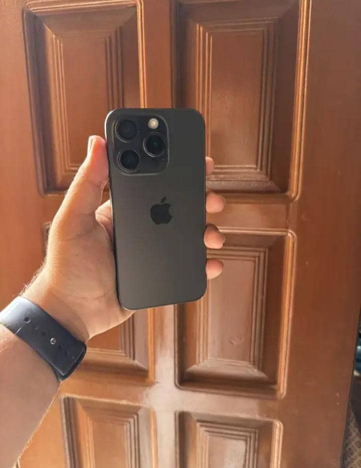 Apple iPhone 15 Pro 0