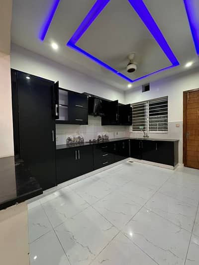 10 Marla House Upper Portion Available