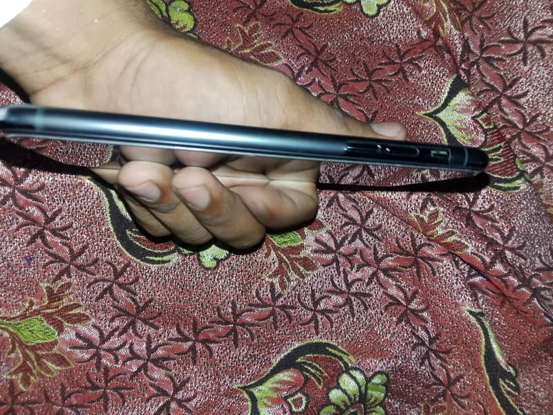 Apple iPhone 11 Pro Max 6