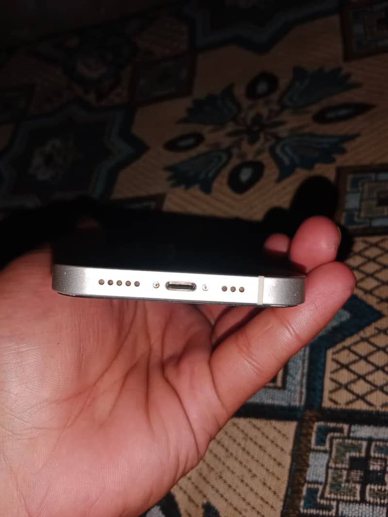 Apple iPhone 14 3