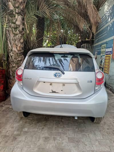 Toyota Aqua 2012