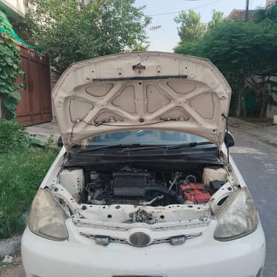Toyota Platz 2004