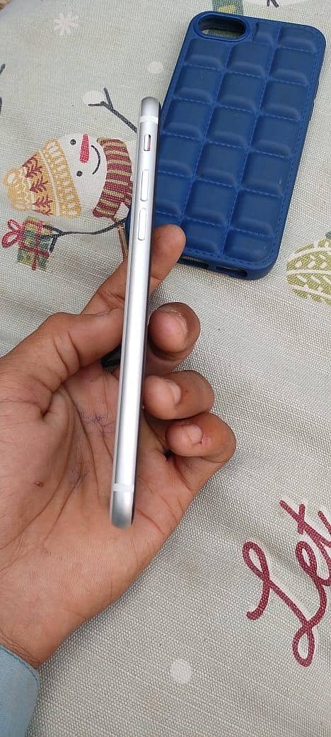 iPhone SE 2nd Generation 5