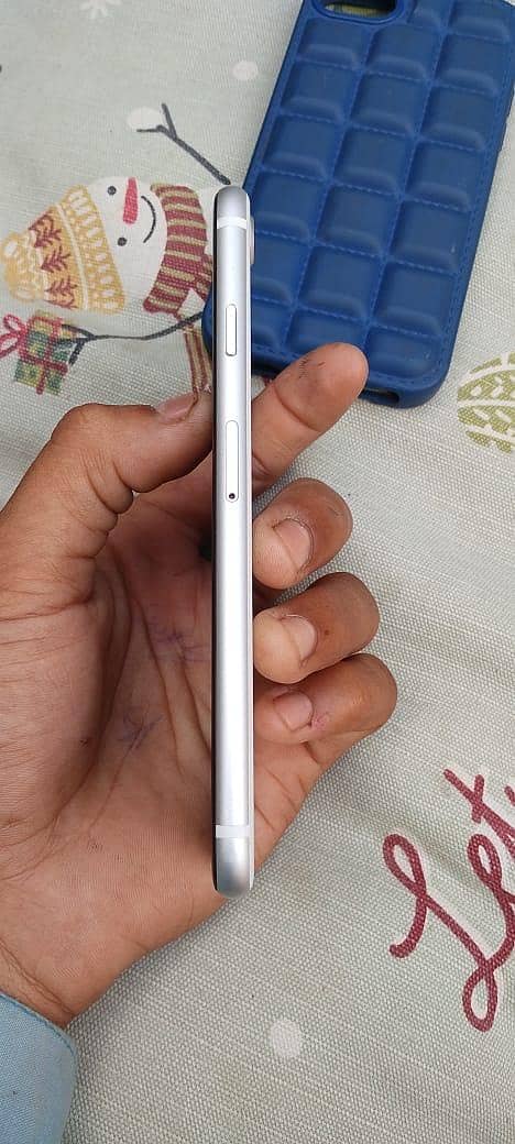 iPhone SE 2nd Generation 6