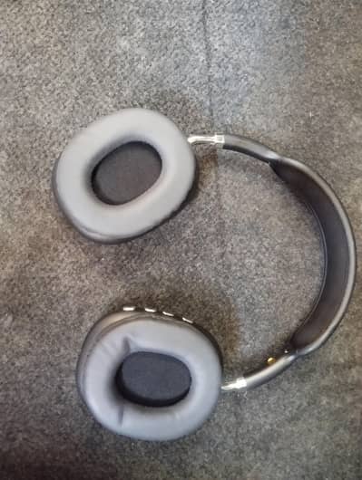 P9 Wireless Bluetooth Headphones