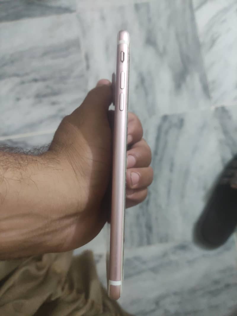 Apple iPhone 7 6