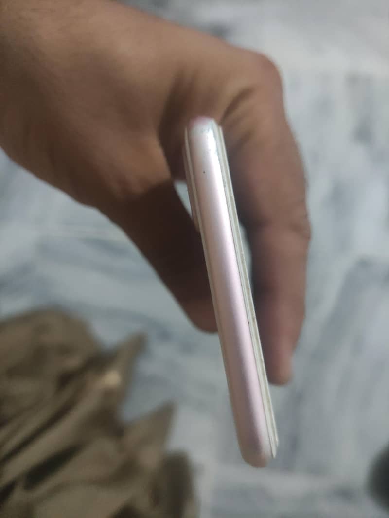 Apple iPhone 7 7