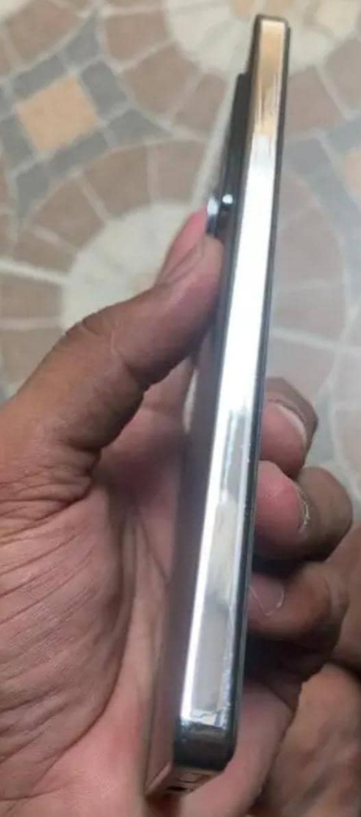 Infinix Note 40 Pro 3