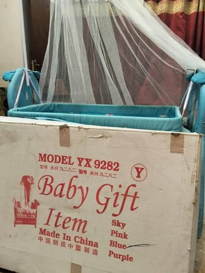 baby swing and carrycot for sale- Good condition