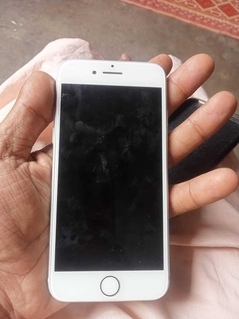 Apple iPhone 7 1